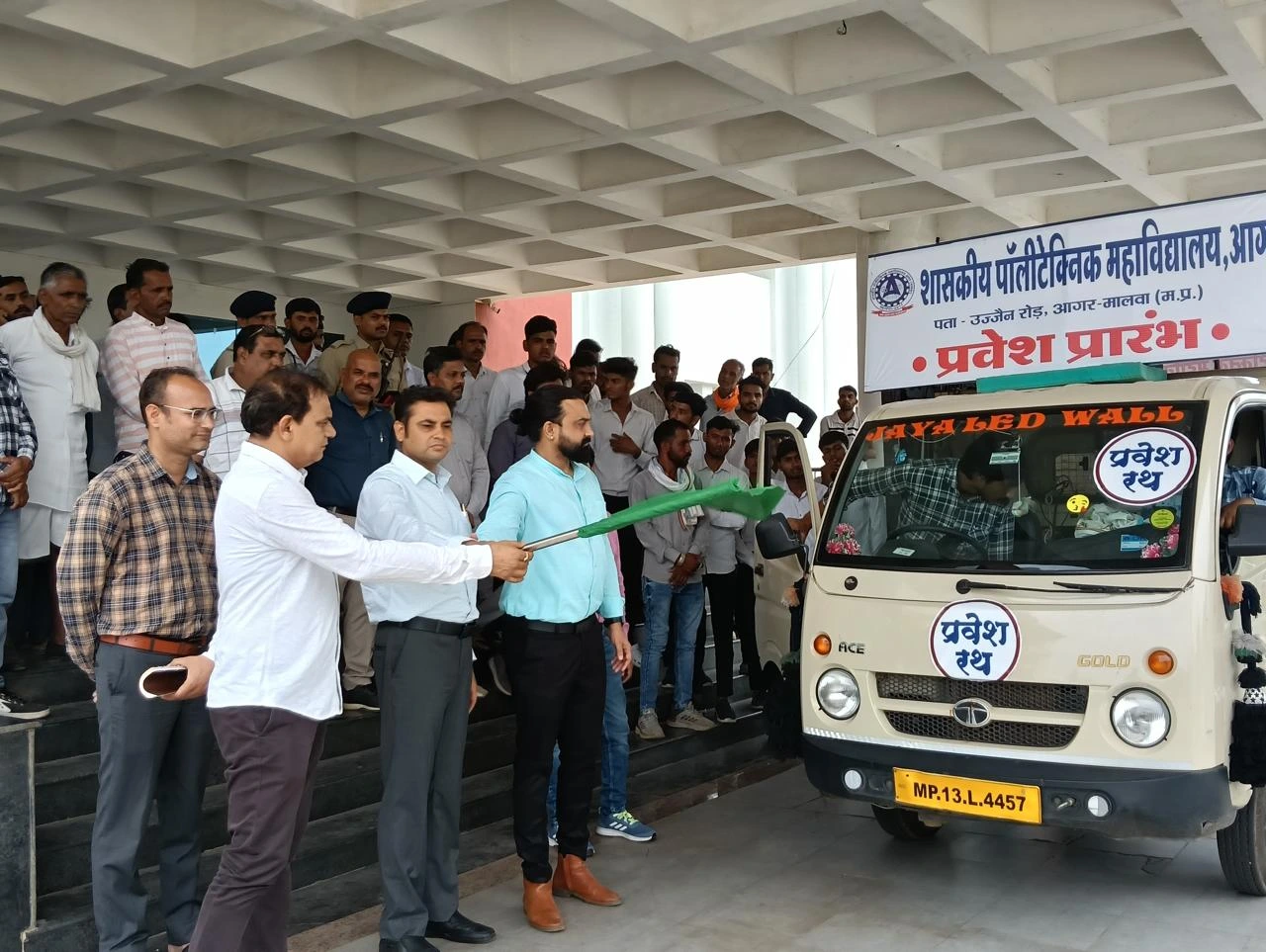 3e4ae658-82e2-451a-80ae-694ded8dd661